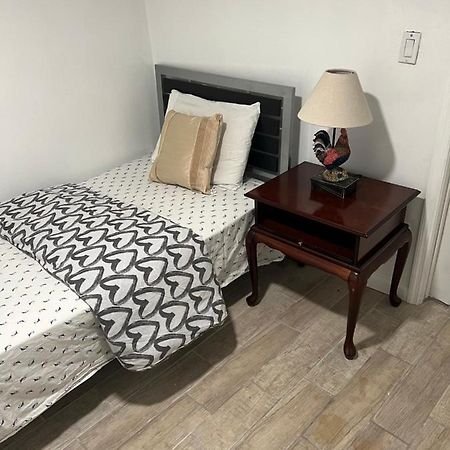 A Restful Room In Queens 뉴욕 외부 사진