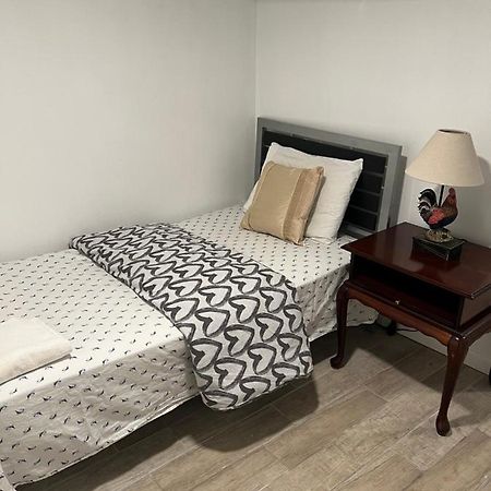 A Restful Room In Queens 뉴욕 외부 사진