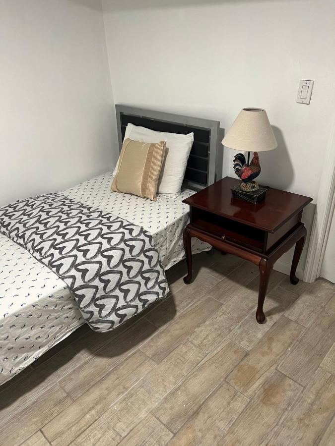 A Restful Room In Queens 뉴욕 외부 사진